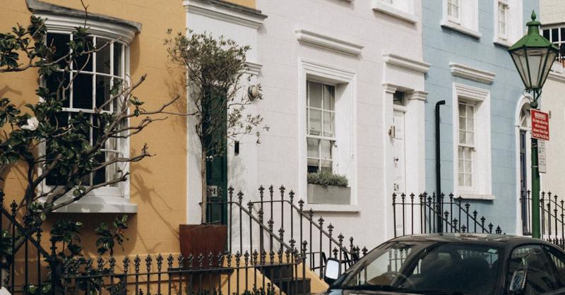 Glenburnie Road: Lujo Inmobiliario en el Reino Unido image 1